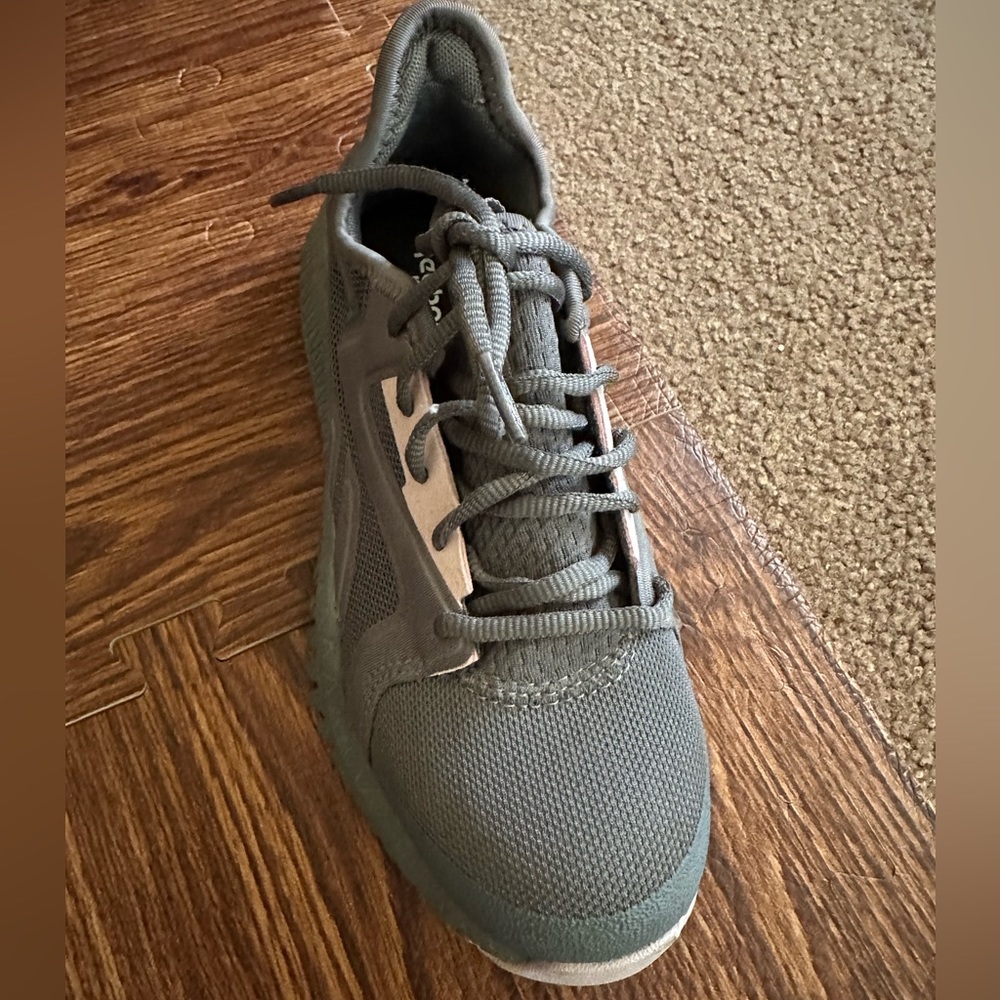 Reebok steel toe shoes